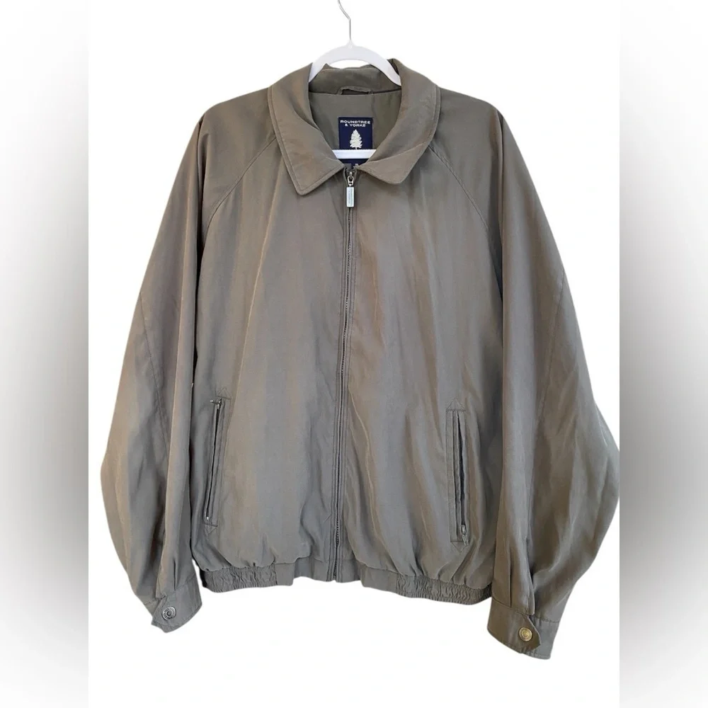 Roundtree & Yorke Men's Taupe Windbreaker